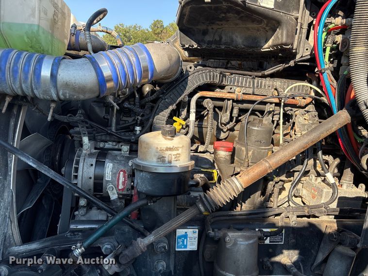 image for item YA0655 2018 Peterbilt 579 semi truck