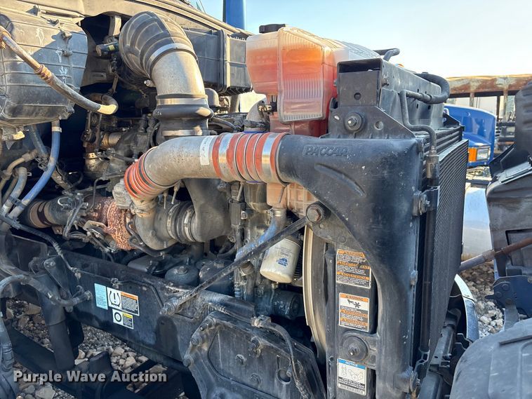 image for item YA0655 2018 Peterbilt 579 semi truck