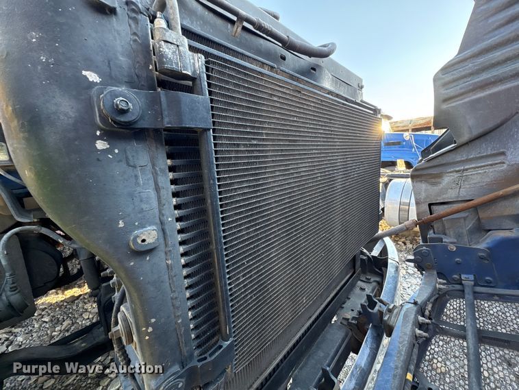 image for item YA0655 2018 Peterbilt 579 semi truck