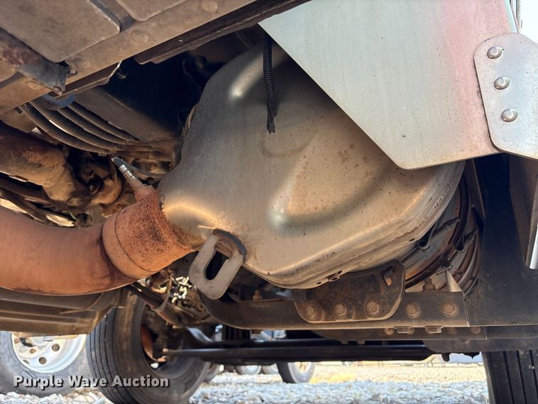 image for item YA0655 2018 Peterbilt 579 semi truck