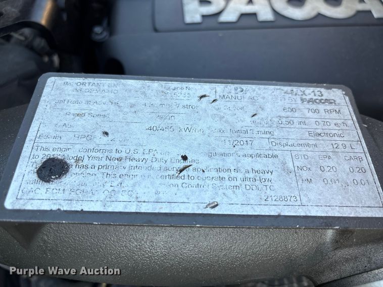 image for item YA0655 2018 Peterbilt 579 semi truck