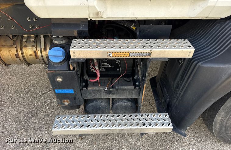 image for item YA0718 2023 Mack MD box truck