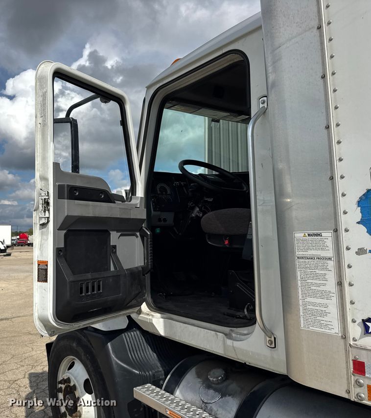 image for item YA0718 2023 Mack MD box truck