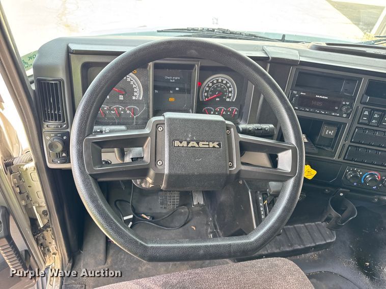 image for item YA0718 2023 Mack MD box truck