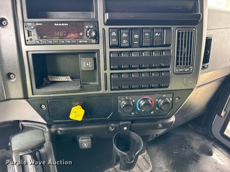 image for item YA0718 2023 Mack MD box truck