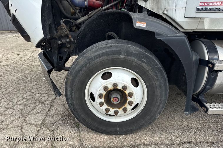 image for item YA0718 2023 Mack MD box truck