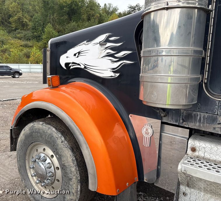 image for item YA0722 1999 Kenworth W900  semi truck