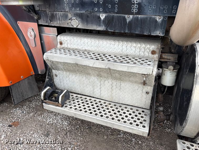 image for item YA0722 1999 Kenworth W900  semi truck