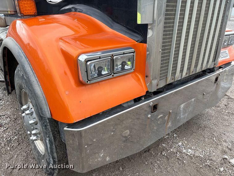 image for item YA0722 1999 Kenworth W900  semi truck