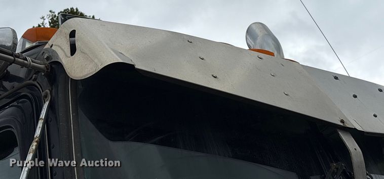 image for item YA0722 1999 Kenworth W900  semi truck