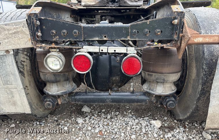 image for item YA0722 1999 Kenworth W900  semi truck