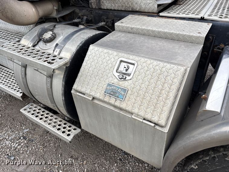 image for item YA0722 1999 Kenworth W900  semi truck