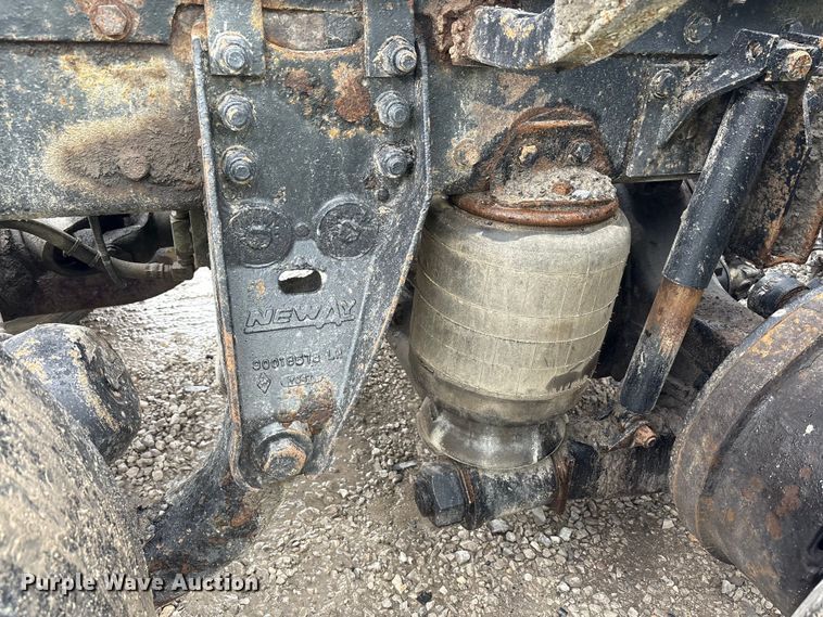 image for item YA0722 1999 Kenworth W900  semi truck