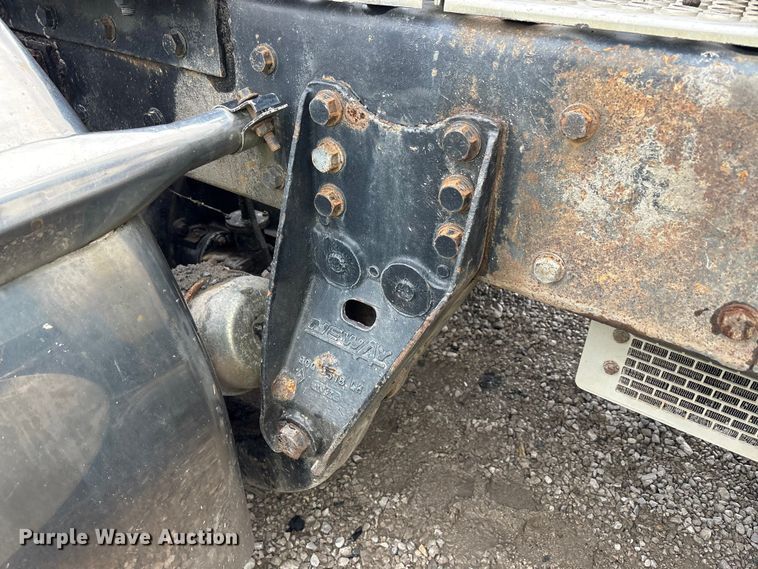 image for item YA0722 1999 Kenworth W900  semi truck