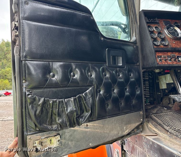 image for item YA0722 1999 Kenworth W900  semi truck