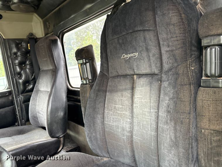 image for item YA0722 1999 Kenworth W900  semi truck