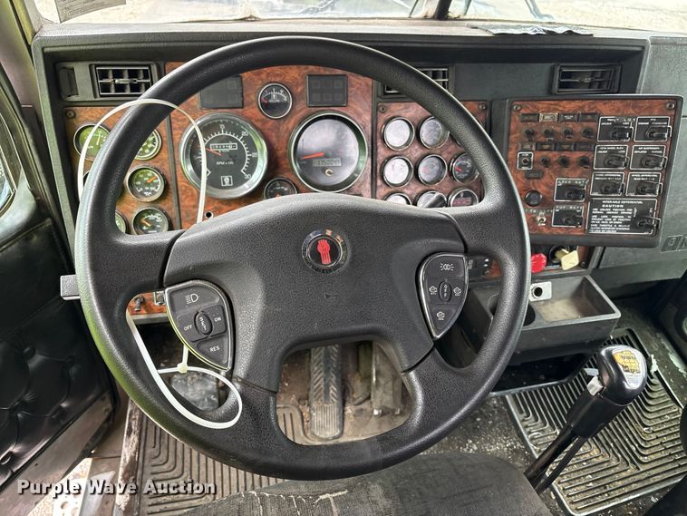 image for item YA0722 1999 Kenworth W900  semi truck