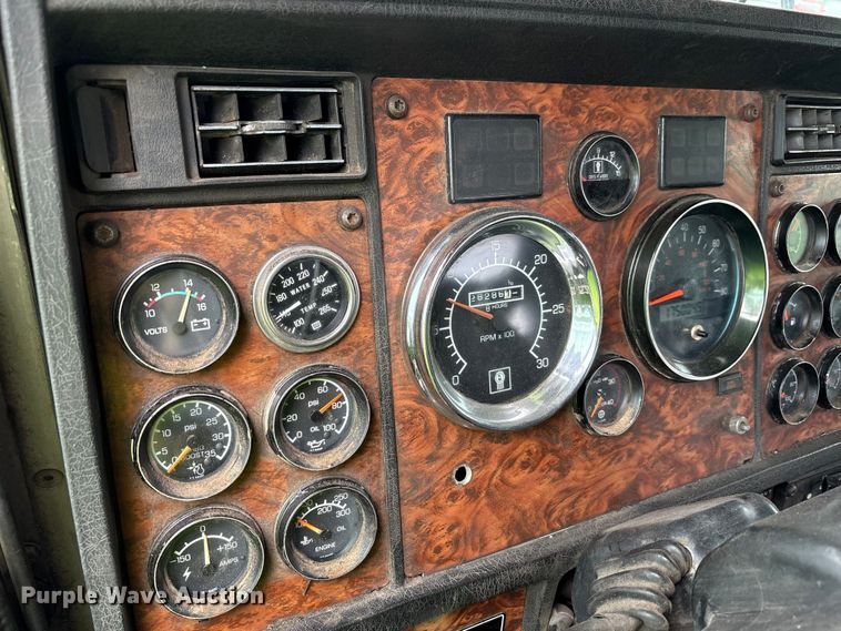 image for item YA0722 1999 Kenworth W900  semi truck