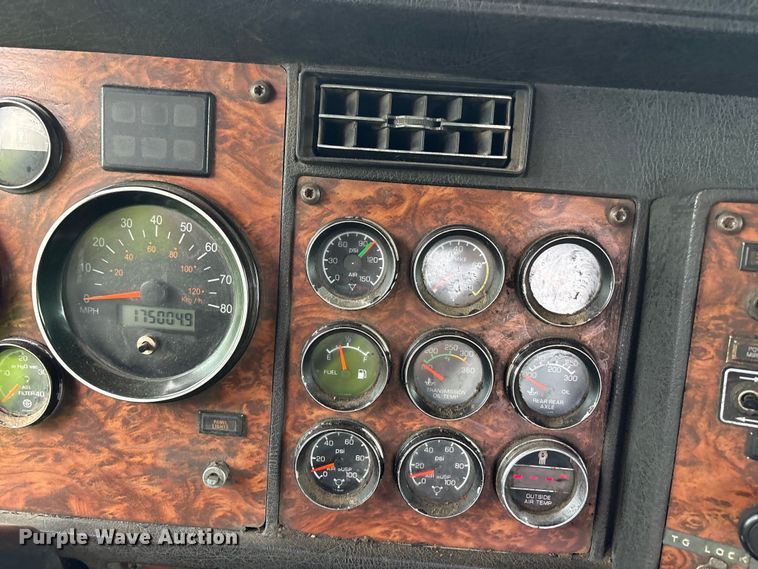 image for item YA0722 1999 Kenworth W900  semi truck