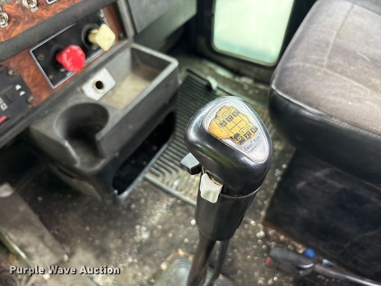 image for item YA0722 1999 Kenworth W900  semi truck