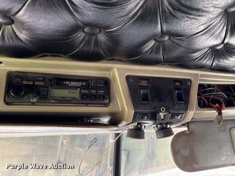 image for item YA0722 1999 Kenworth W900  semi truck