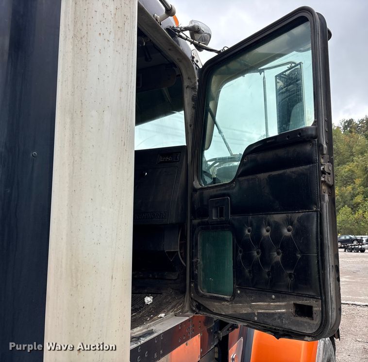 image for item YA0722 1999 Kenworth W900  semi truck