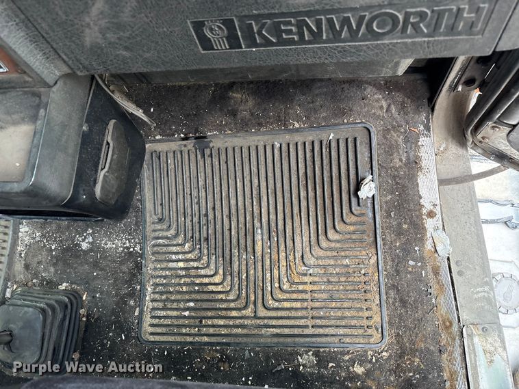 image for item YA0722 1999 Kenworth W900  semi truck