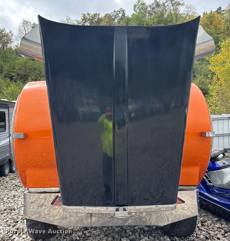 image for item YA0722 1999 Kenworth W900  semi truck