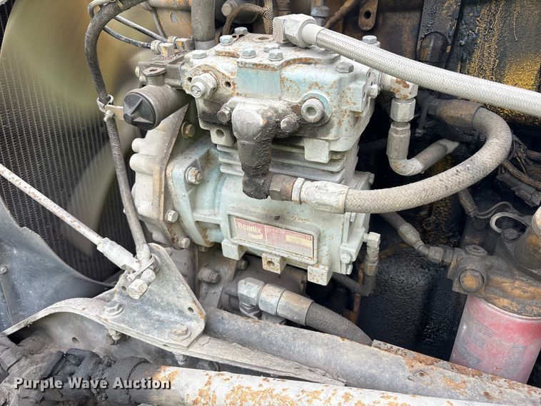 image for item YA0722 1999 Kenworth W900  semi truck