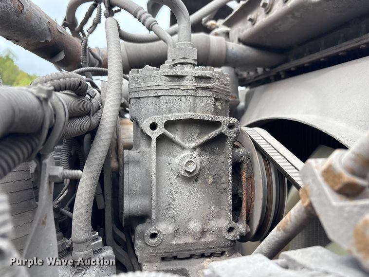 image for item YA0722 1999 Kenworth W900  semi truck