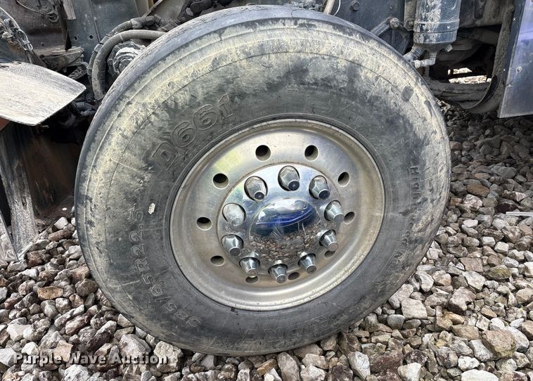 image for item YA0722 1999 Kenworth W900  semi truck