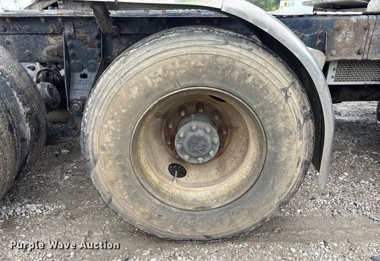 image for item YA0722 1999 Kenworth W900  semi truck