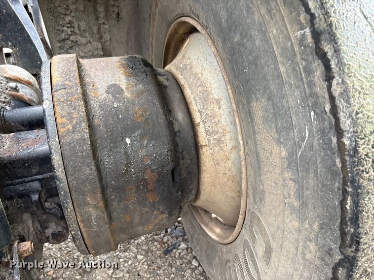 image for item YA0722 1999 Kenworth W900  semi truck