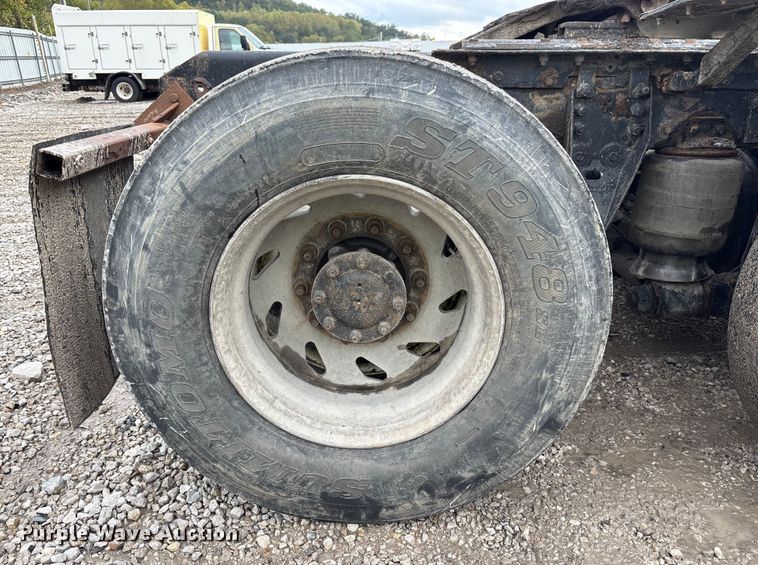 image for item YA0722 1999 Kenworth W900  semi truck