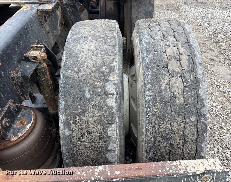 image for item YA0722 1999 Kenworth W900  semi truck