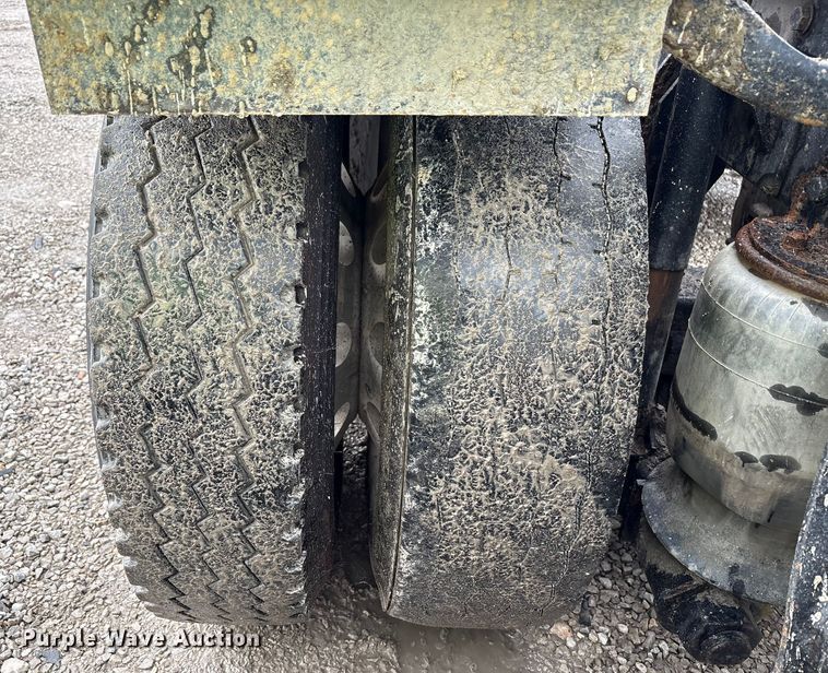 image for item YA0722 1999 Kenworth W900  semi truck