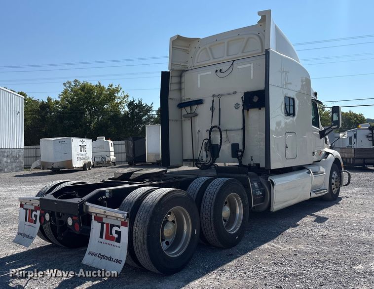 image for item YA0791 2017 Peterbilt 579 semi truck