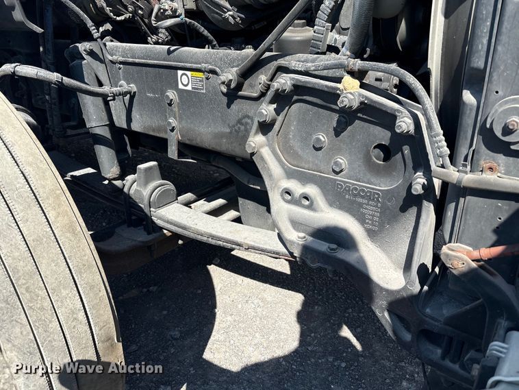 image for item YA0791 2017 Peterbilt 579 semi truck