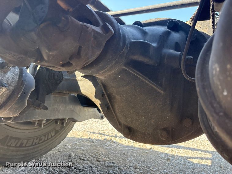 image for item YA0791 2017 Peterbilt 579 semi truck