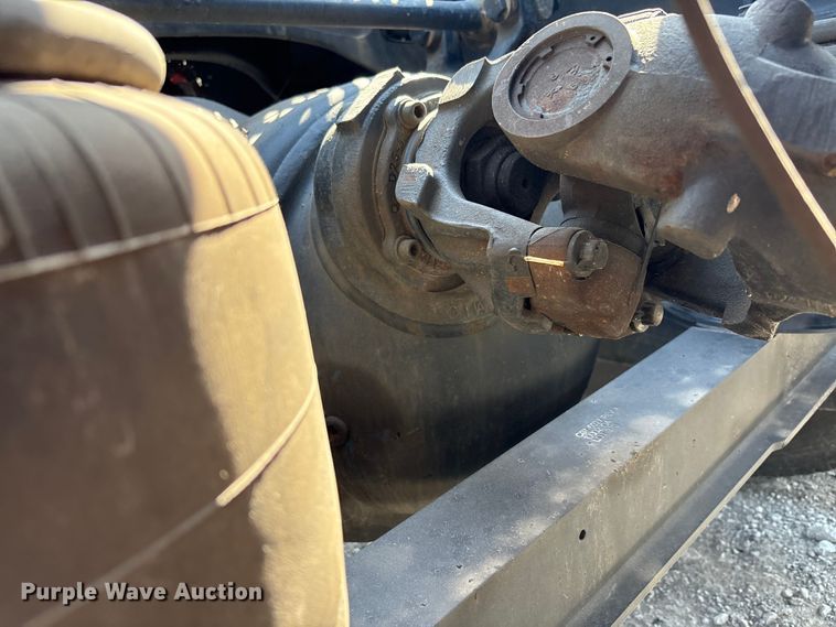 image for item YA0791 2017 Peterbilt 579 semi truck