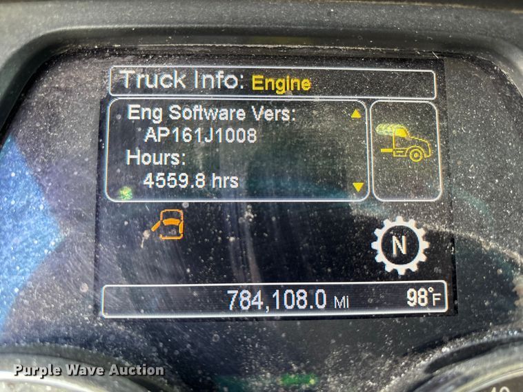 image for item YA0791 2017 Peterbilt 579 semi truck