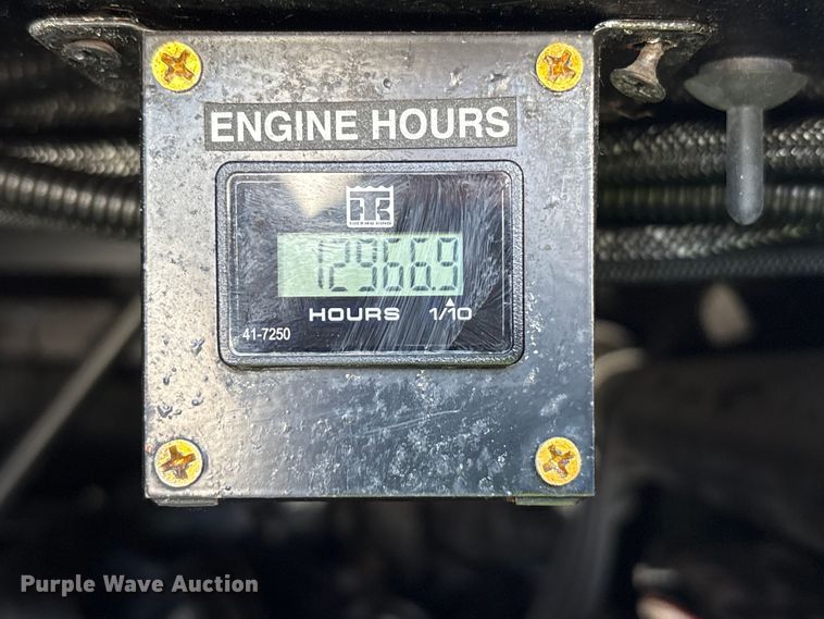 image for item YA0791 2017 Peterbilt 579 semi truck