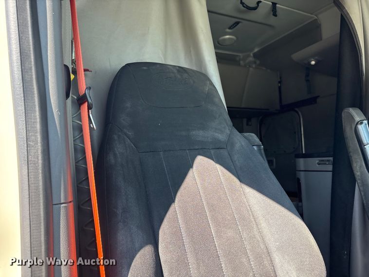 image for item YA0791 2017 Peterbilt 579 semi truck