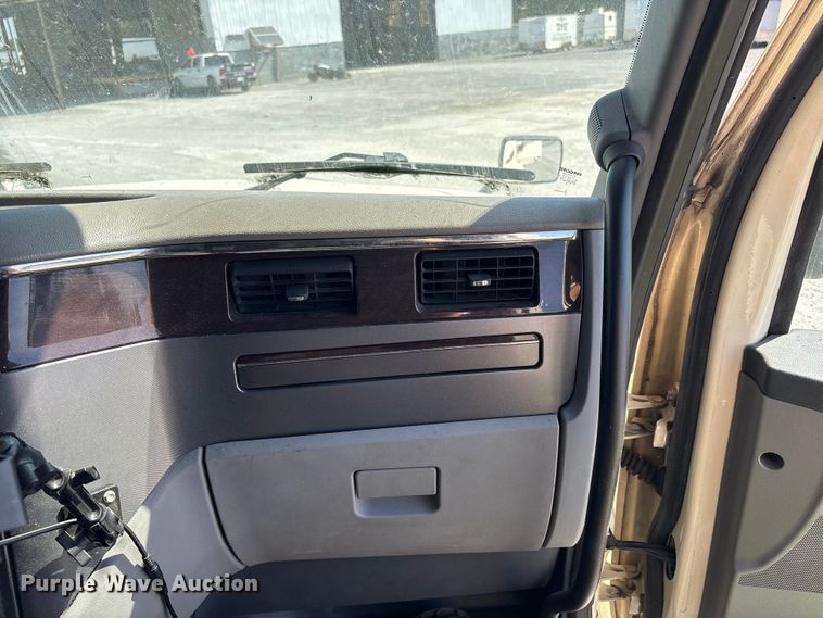 image for item YA0791 2017 Peterbilt 579 semi truck