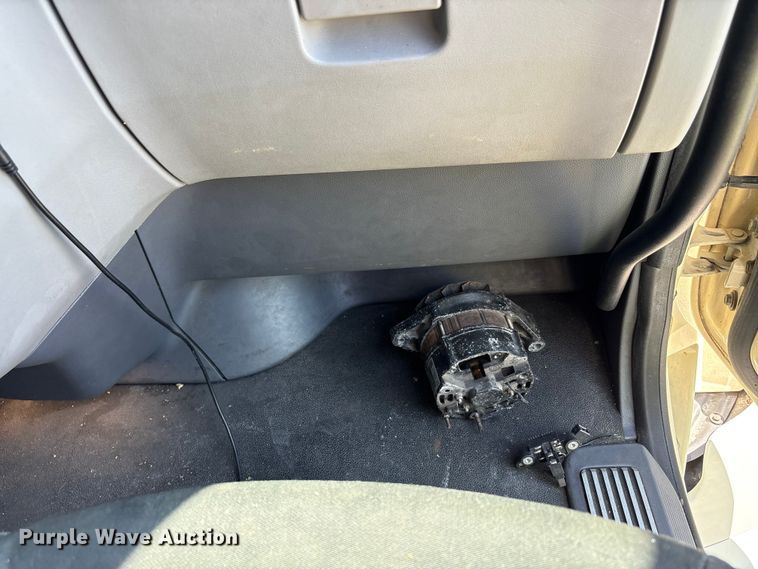 image for item YA0791 2017 Peterbilt 579 semi truck