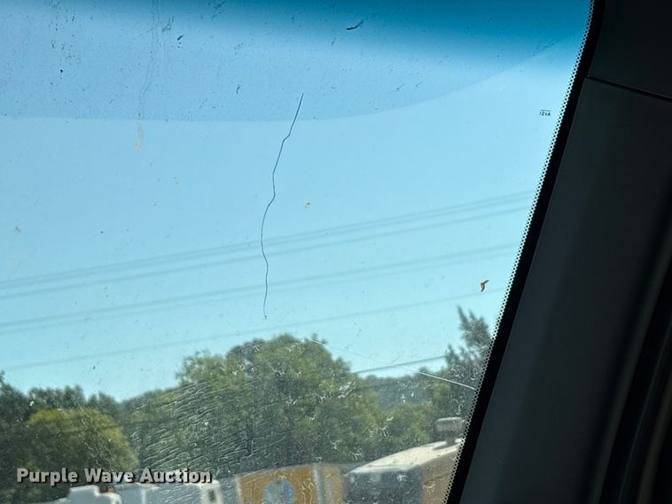 image for item YA0791 2017 Peterbilt 579 semi truck