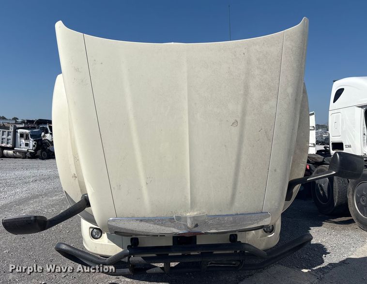 image for item YA0791 2017 Peterbilt 579 semi truck