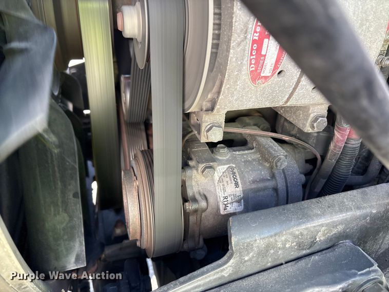 image for item YA0791 2017 Peterbilt 579 semi truck