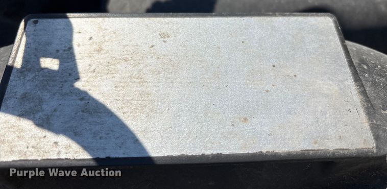 image for item YA0791 2017 Peterbilt 579 semi truck