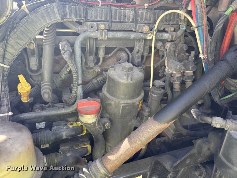 image for item YA0791 2017 Peterbilt 579 semi truck